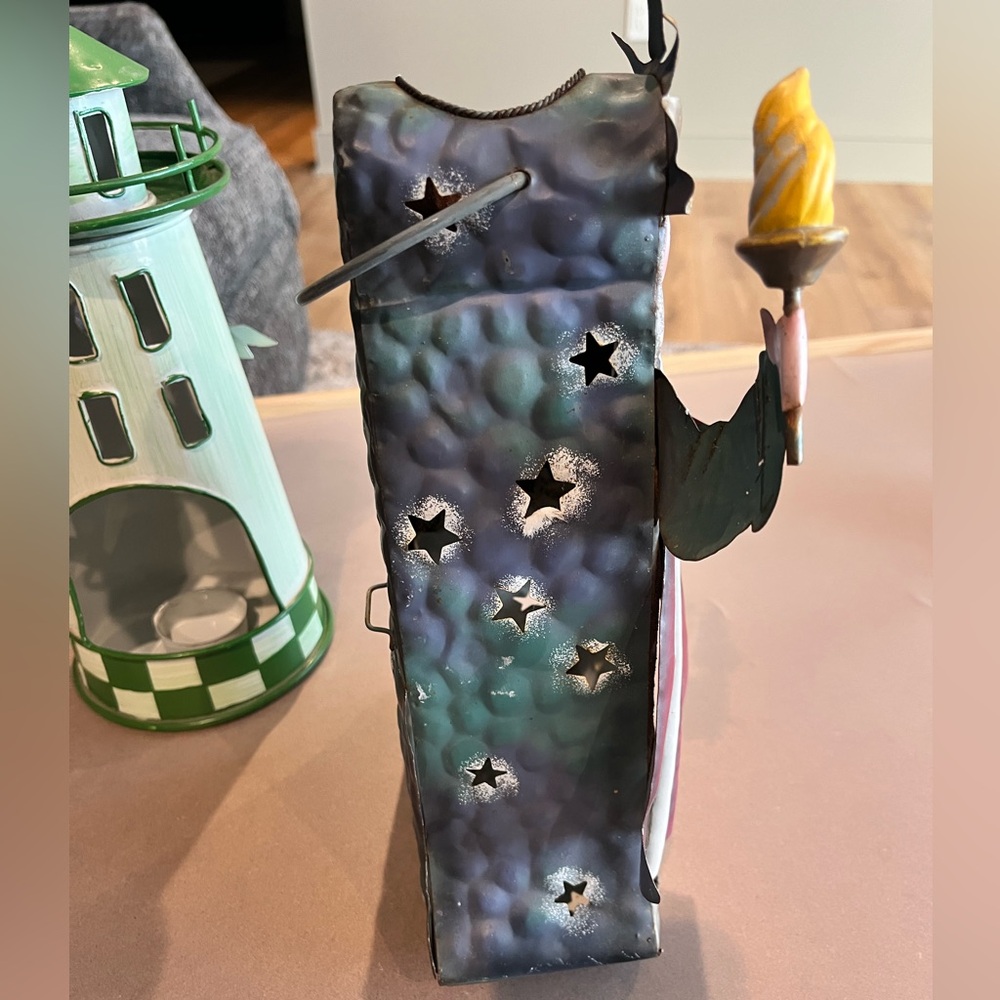 Patriotic Statue and Lighthouse Metal Tealight Holders - Picture 12 of 16